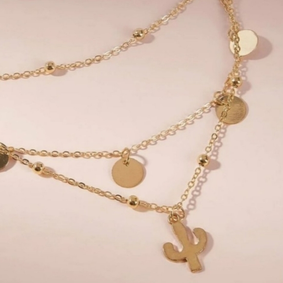 *Gina* Disc and Cactus Necklace - Picture 2 of 3